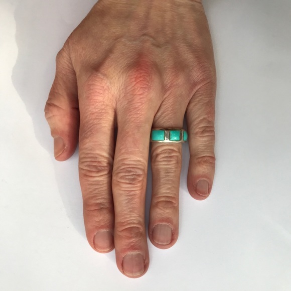 Sterling Silver & Turquoise Ring - Picture 5 of 6